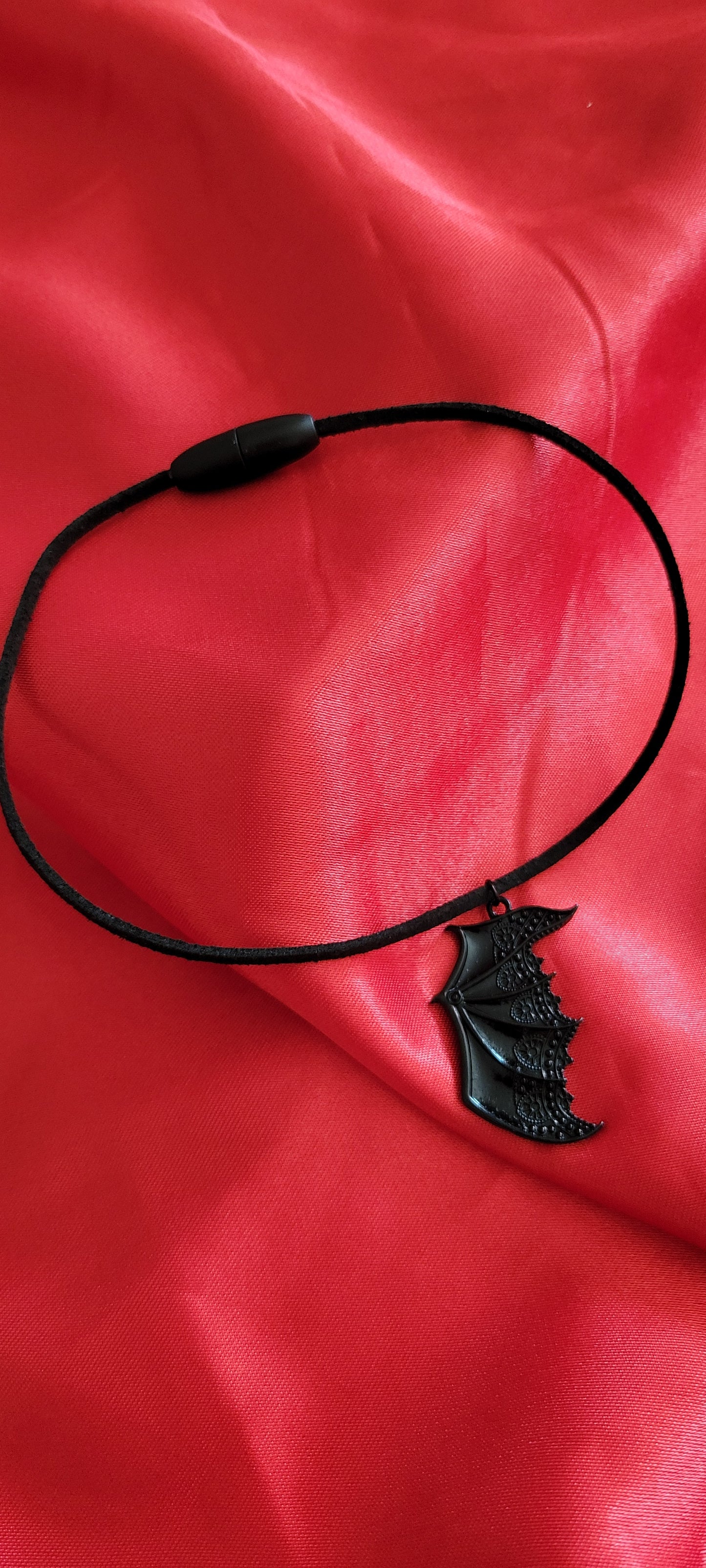 Choker Aile Droite Chauve-Souris